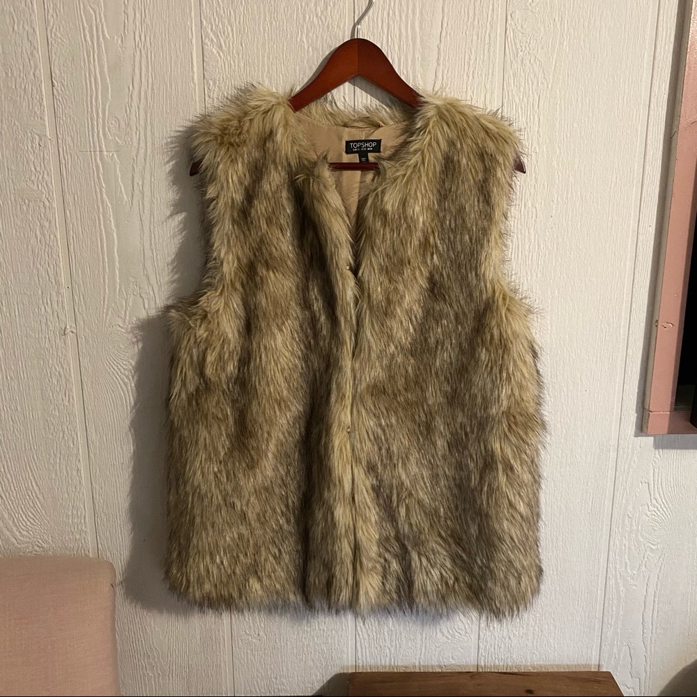 NWT faux fur vest by Topshop